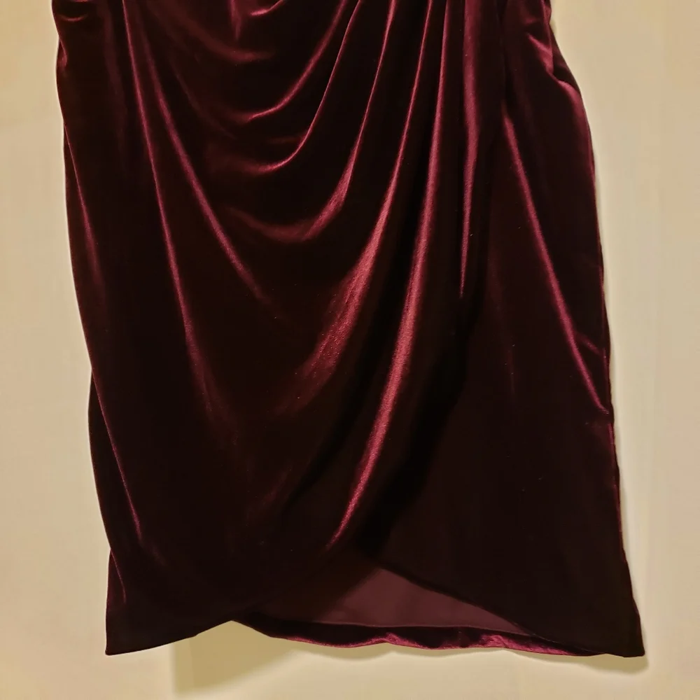 Forever 21 Comtempary Faux Velvet Purple Mini Skit‎